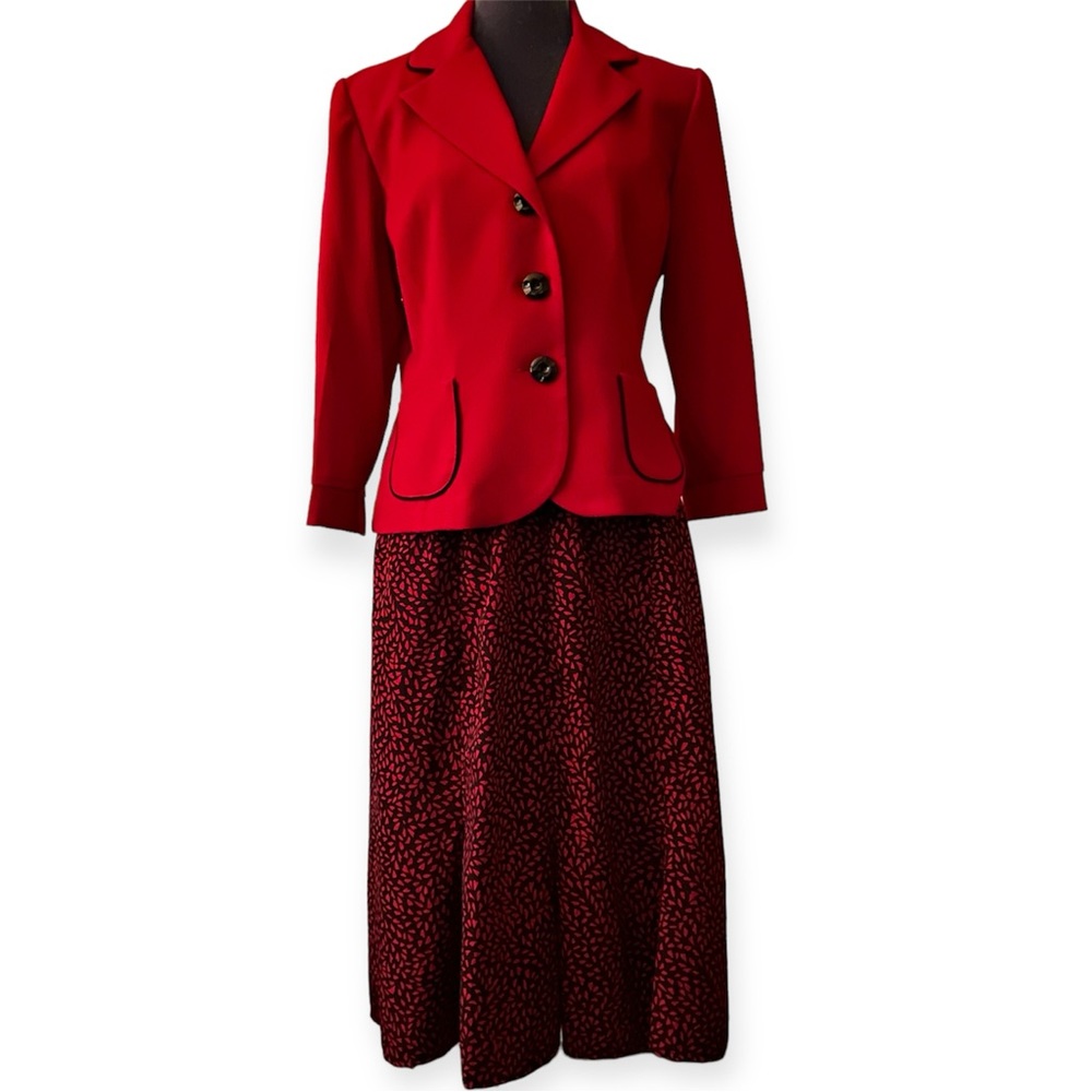 Studio I bold red  lightly textured jacket slip on elastic waist straight skirt